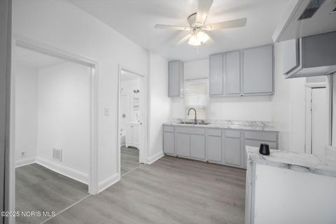 Tiny photo for 1518 Buckingham Street, Toledo, OH 43607 (MLS # 10002477)