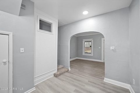 Tiny photo for 1518 Buckingham Street, Toledo, OH 43607 (MLS # 10002477)