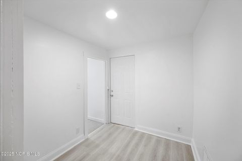 Tiny photo for 1518 Buckingham Street, Toledo, OH 43607 (MLS # 10002477)