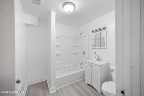 Tiny photo for 1518 Buckingham Street, Toledo, OH 43607 (MLS # 10002477)