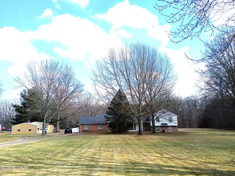 Photo of 7032 County Road 2, Swanton, OH 43558 (MLS # 10005227)