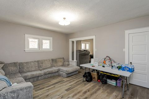 Tiny photo for 450 2nd Street, Toledo, OH 43605 (MLS # 10008428)