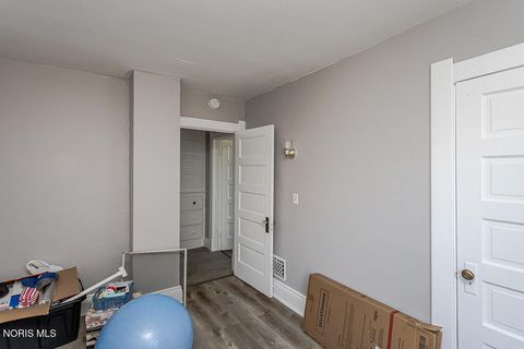 Tiny photo for 450 2nd Street, Toledo, OH 43605 (MLS # 10008428)