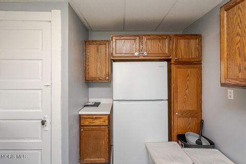 Tiny photo for 450 2nd Street, Toledo, OH 43605 (MLS # 10008428)