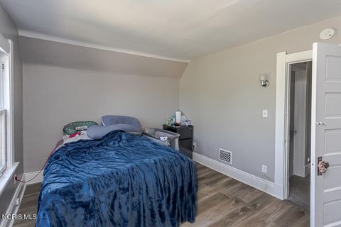 Tiny photo for 450 2nd Street, Toledo, OH 43605 (MLS # 10008428)