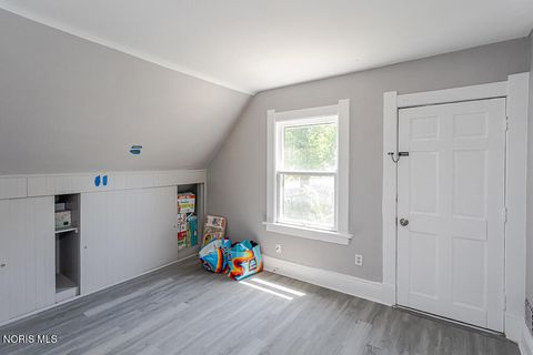 Tiny photo for 450 2nd Street, Toledo, OH 43605 (MLS # 10008428)
