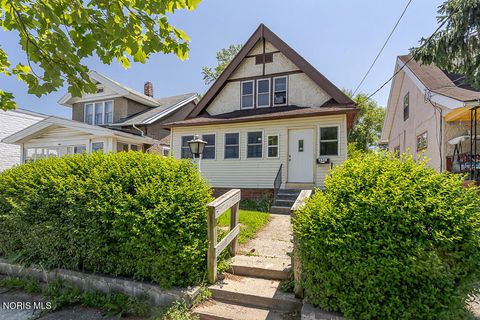 Photo of 450 2nd Street, Toledo, OH 43605 (MLS # 10008428)