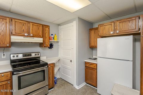 Tiny photo for 450 2nd Street, Toledo, OH 43605 (MLS # 10008428)