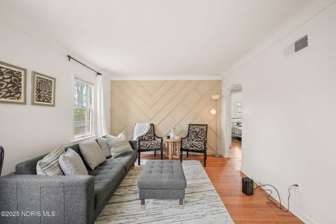 Tiny photo for 2210 Glenview Drive, Maumee, OH 43537 (MLS # 10000988)