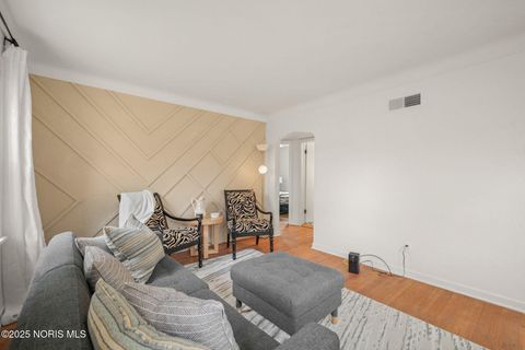 Tiny photo for 2210 Glenview Drive, Maumee, OH 43537 (MLS # 10000988)