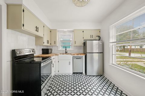 Tiny photo for 2210 Glenview Drive, Maumee, OH 43537 (MLS # 10000988)