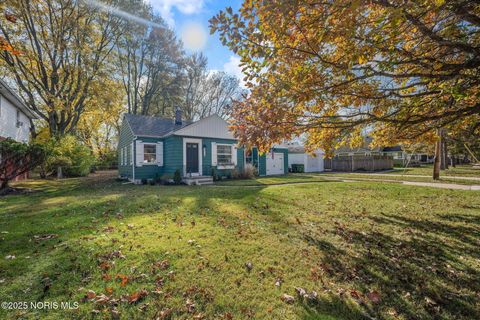 Tiny photo for 2210 Glenview Drive, Maumee, OH 43537 (MLS # 10000988)