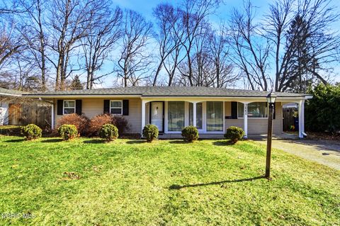 Photo of 3660 W Lincolnshire Boulevard, Toledo, OH 43606 (MLS # 10004606)