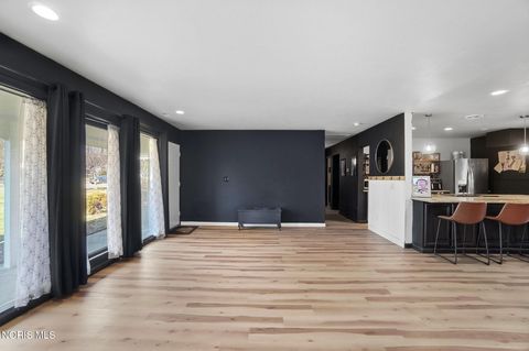 Tiny photo for 3660 W Lincolnshire Boulevard, Toledo, OH 43606 (MLS # 10004606)