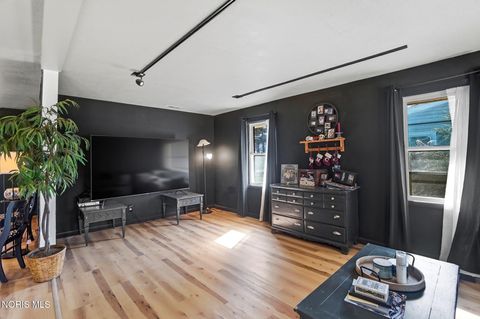 Tiny photo for 3660 W Lincolnshire Boulevard, Toledo, OH 43606 (MLS # 10004606)