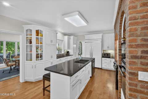 Tiny photo for 4829 Devilbiss Court, Toledo, OH 43623 (MLS # 10011054)