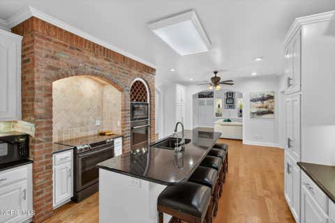 Tiny photo for 4829 Devilbiss Court, Toledo, OH 43623 (MLS # 10011054)
