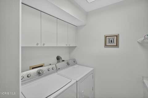 Tiny photo for 4829 Devilbiss Court, Toledo, OH 43623 (MLS # 10011054)