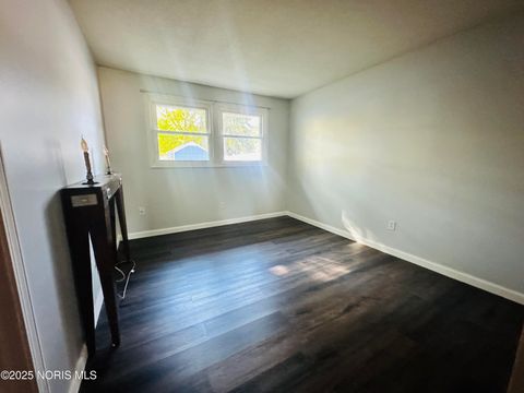 Tiny photo for 1210 Bavarian Lane, Bryan, OH 43506 (MLS # 10000487)
