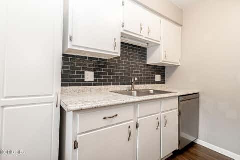 Tiny photo for 4515 W Bancroft Street #Apt 13, Toledo, OH 43615 (MLS # 10012017)