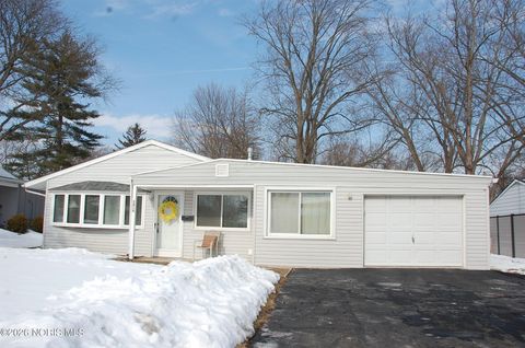 Photo of 3016 Lambert Drive, Toledo, OH 43613 (MLS # 10003562)