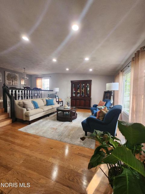 Tiny photo for 2214 Ruthanne Drive, Toledo, OH 43611 (MLS # 10007448)