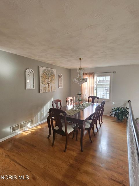 Tiny photo for 2214 Ruthanne Drive, Toledo, OH 43611 (MLS # 10007448)