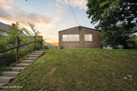 Photo of 1022 Liberty Street, Toledo, OH 43605 (MLS # 10003985)