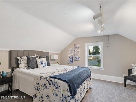 Tiny photo for 207 Ash Avenue, Findlay, OH 45840 (MLS # 10000154)