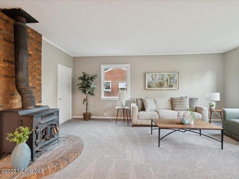 Tiny photo for 207 Ash Avenue, Findlay, OH 45840 (MLS # 10000154)