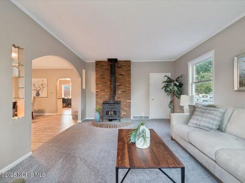 Tiny photo for 207 Ash Avenue, Findlay, OH 45840 (MLS # 10000154)