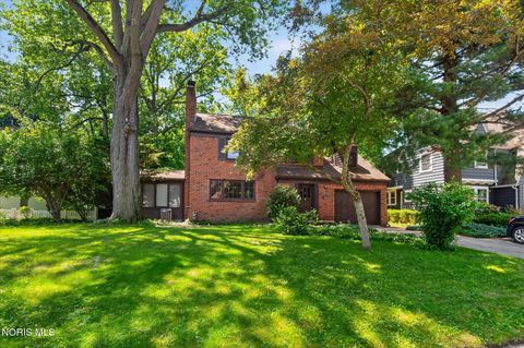 Photo of 3425 Brantford Road, Ottawa Hills, OH 43606 (MLS # 10008451)