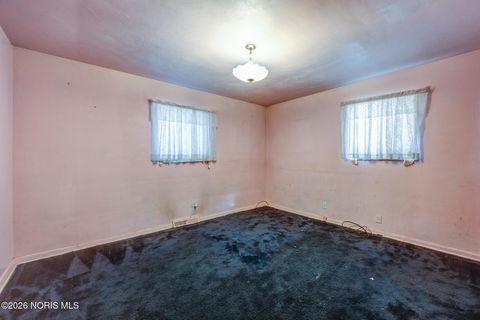 Tiny photo for 820 Mackow Drive, Toledo, OH 43607 (MLS # 10003315)