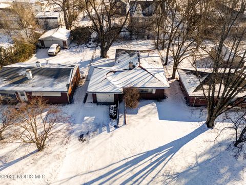 Tiny photo for 820 Mackow Drive, Toledo, OH 43607 (MLS # 10003315)