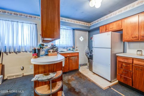 Tiny photo for 820 Mackow Drive, Toledo, OH 43607 (MLS # 10003315)