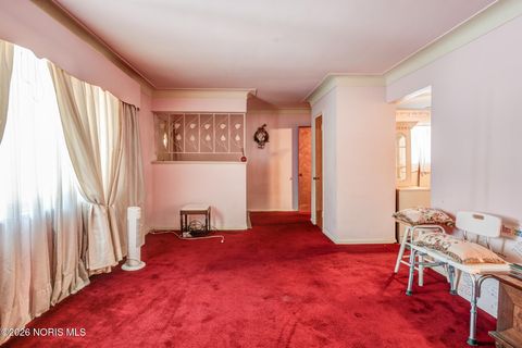 Tiny photo for 820 Mackow Drive, Toledo, OH 43607 (MLS # 10003315)