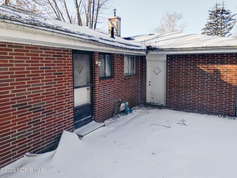 Tiny photo for 820 Mackow Drive, Toledo, OH 43607 (MLS # 10003315)