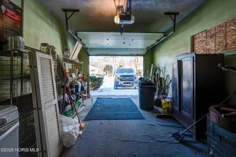 Tiny photo for 820 Mackow Drive, Toledo, OH 43607 (MLS # 10003315)