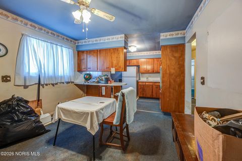 Tiny photo for 820 Mackow Drive, Toledo, OH 43607 (MLS # 10003315)