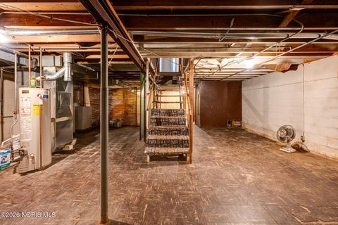 Tiny photo for 820 Mackow Drive, Toledo, OH 43607 (MLS # 10003315)