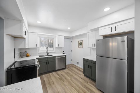 Tiny photo for 5143 Fairgreen Drive, Toledo, OH 43613 (MLS # 10003769)