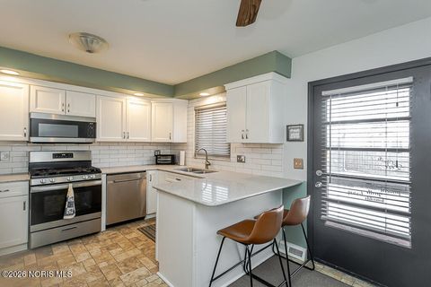 Tiny photo for 2857 113th Street, Toledo, OH 43611 (MLS # 10003882)