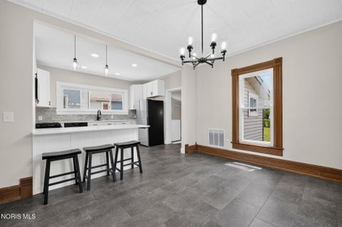 Tiny photo for 122 Palmer Avenue, Bowling Green, OH 43402 (MLS # 10010129)