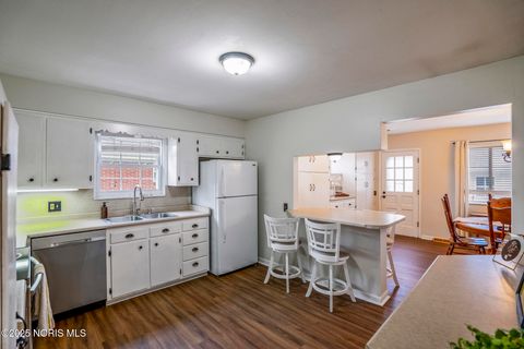 Tiny photo for 331 Crestway Drive, Oregon, OH 43616 (MLS # 10000183)