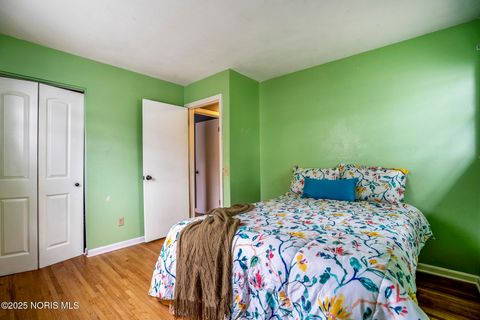 Tiny photo for 331 Crestway Drive, Oregon, OH 43616 (MLS # 10000183)