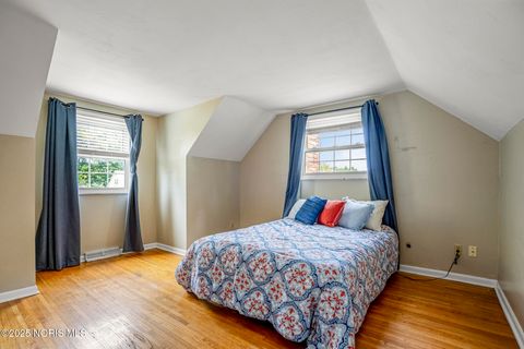 Tiny photo for 331 Crestway Drive, Oregon, OH 43616 (MLS # 10000183)