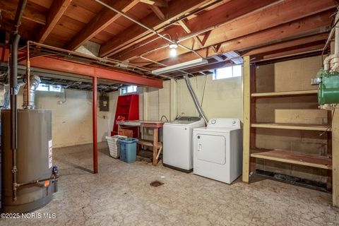 Tiny photo for 331 Crestway Drive, Oregon, OH 43616 (MLS # 10000183)