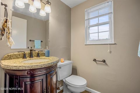 Tiny photo for 331 Crestway Drive, Oregon, OH 43616 (MLS # 10000183)