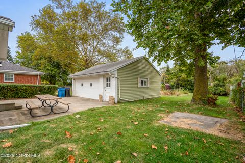 Tiny photo for 331 Crestway Drive, Oregon, OH 43616 (MLS # 10000183)