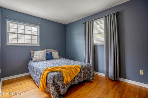 Tiny photo for 331 Crestway Drive, Oregon, OH 43616 (MLS # 10000183)